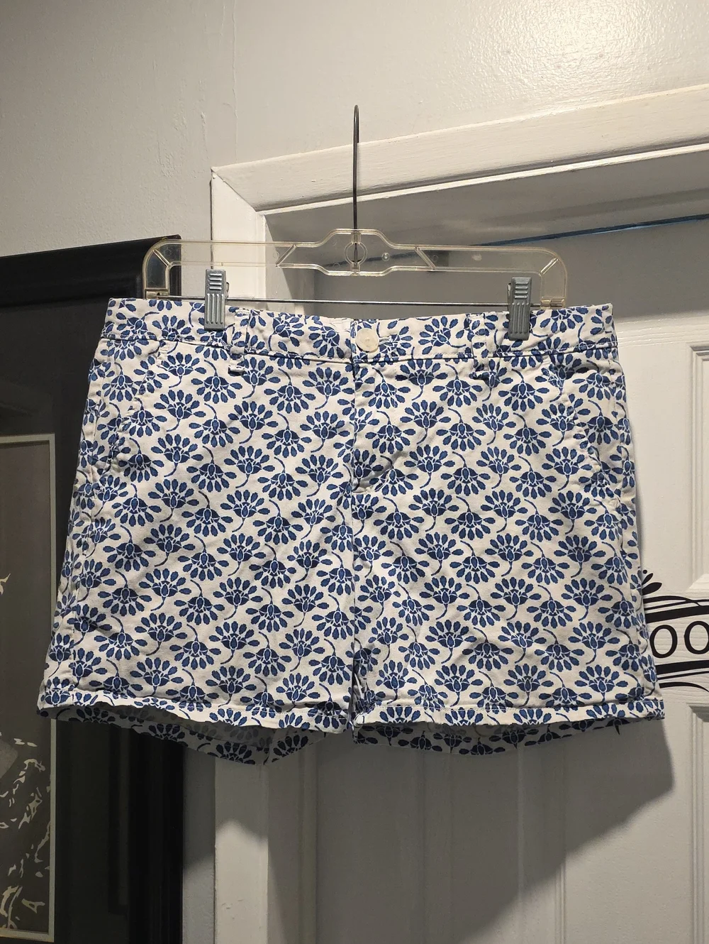 Liz Claiborne White and Blue Floral Bermuda Shorts